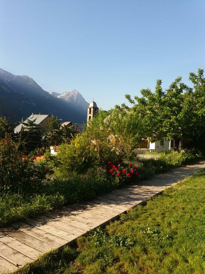 Chambres D'Hote Le Brin De Paille Saint-Martin-de-Queyrières Εξωτερικό φωτογραφία